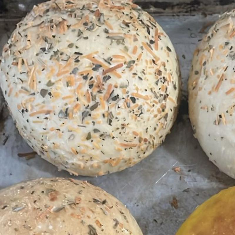 PÃO HAMBURGUER DE PARMESÃO E ORÉGANO