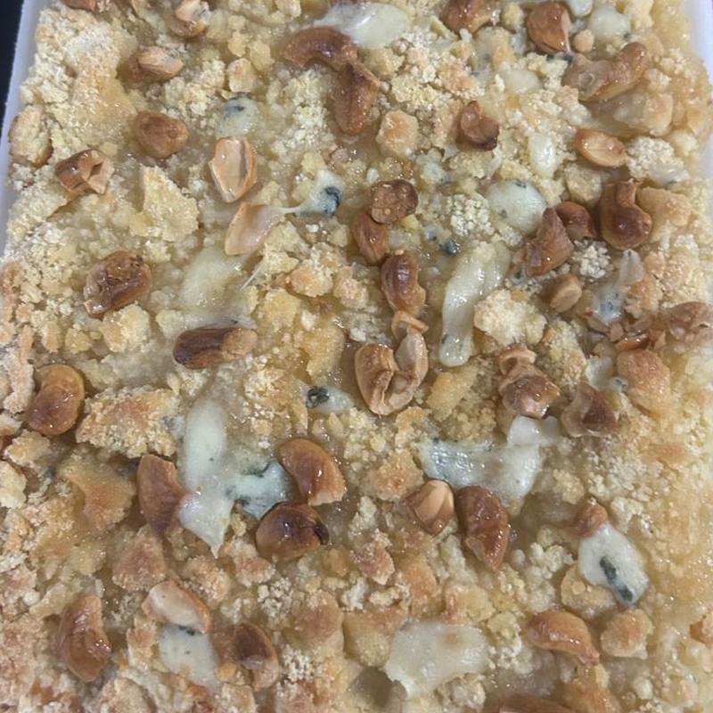 CUCA DE PERA, GORGONZOLA, MEL E CASTANHA